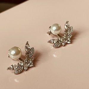 Sterling silver and pearl earrings
